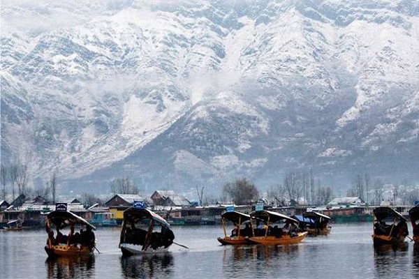 Chilly Nights in Kashmir: Pahalgam Records Season’s Lowest at -3.6°C