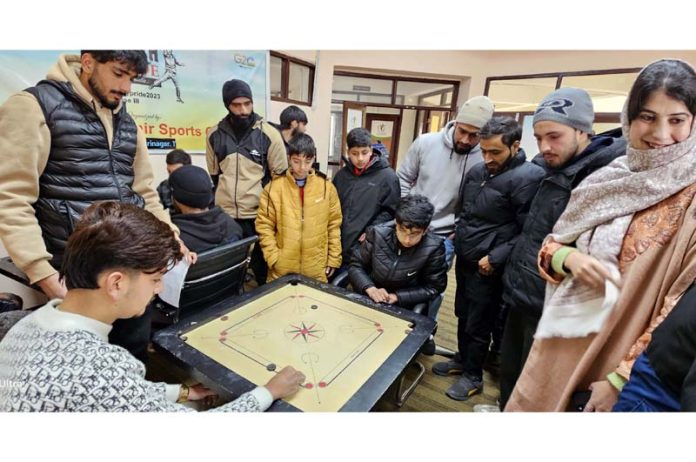 District Srinagar Carrom Championship Begins at SKISC, Showcases Emerging Talent