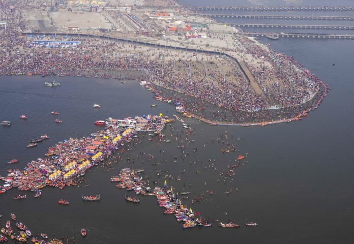 Kalpvas Concludes at Maha Kumbh: Devotees Take Holy Dip on Maghi Purnima