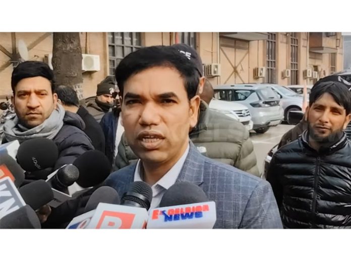 No Need to Panic”: Divisional Commissioner Assures Ample Supply of Essentials in Kashmir