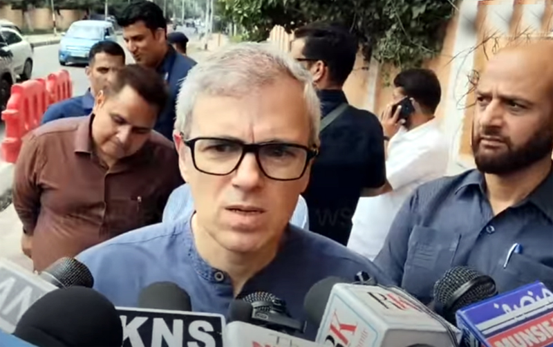 Omar Abdullah addressing reporters on Wangchuk's arrest