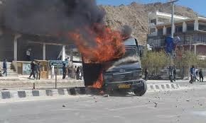 Police clashing with protesters during Leh protests
