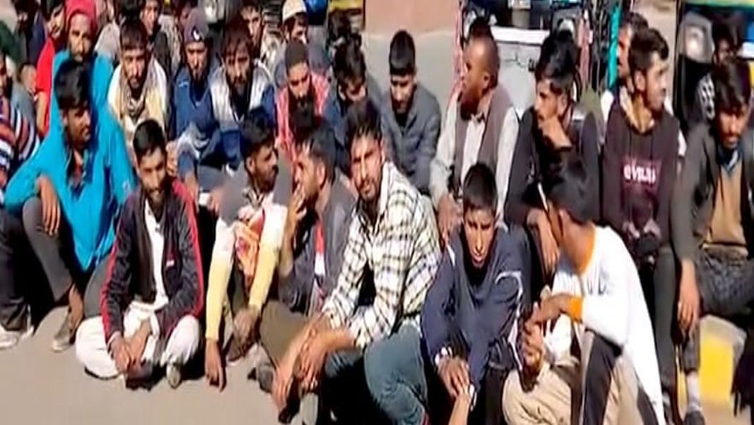 Assam Locals Detain 44 Labourers From Jammu And Kashmir