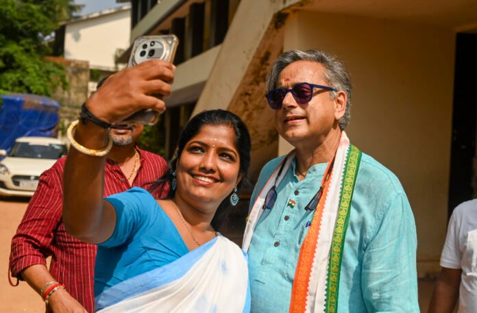 Tharoor Declines ‘Veer Savarkar Award’, Says Name Announced Without Consent; Congress Leaders Also Oppose Acceptance