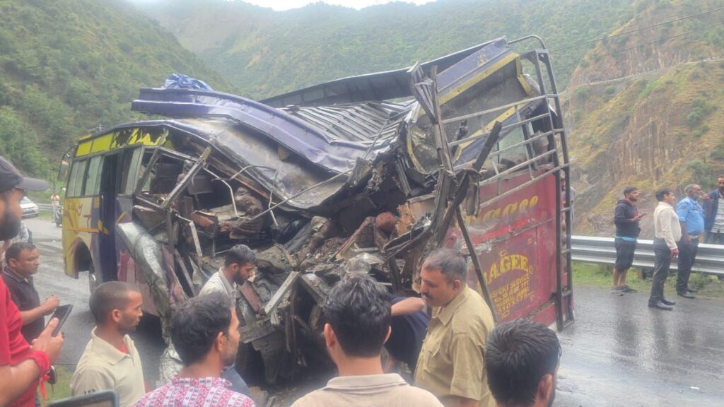 Two killed, several injured as shooting stones hit vehicles on NH in Doda