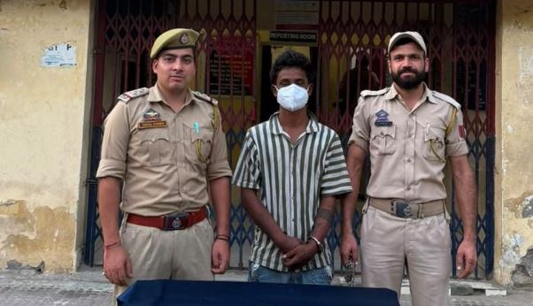 Police confiscate illegal revolver in Samba District